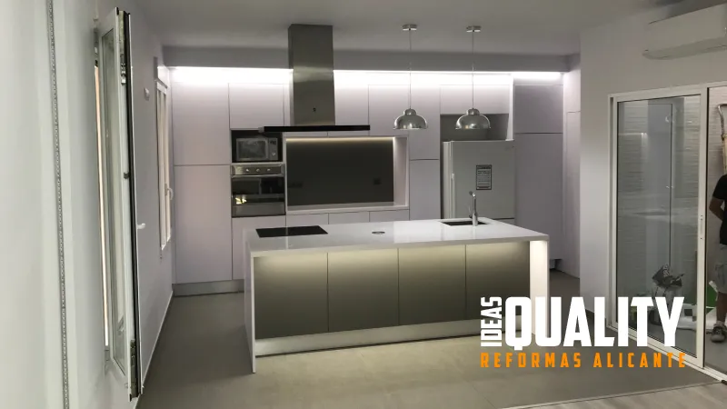 Instalación de cocinas en alicante con carpintero profesional Instalación de cocinas en alicante con carpintero profesional
